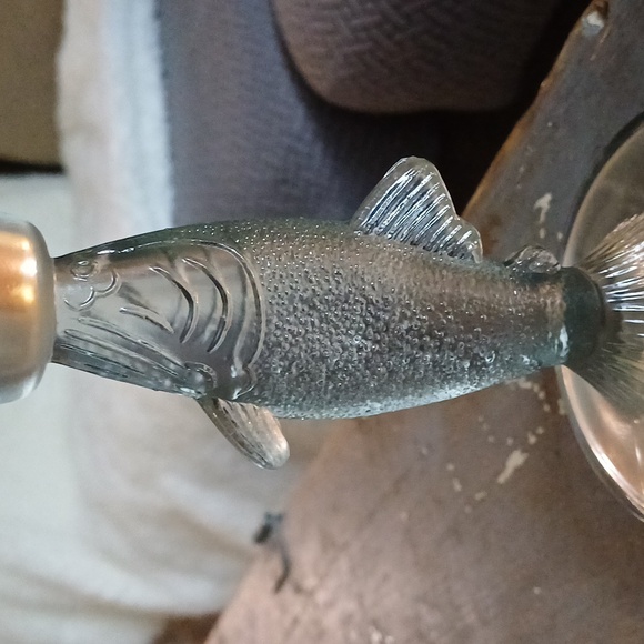 Pressed glass vintage figural fish candlestick holder 7" - Picture 2 of 11